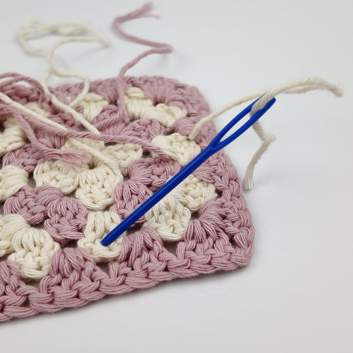 Niimon muoviset parsinneulat